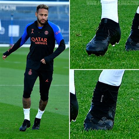 what cleats does neymar wear.